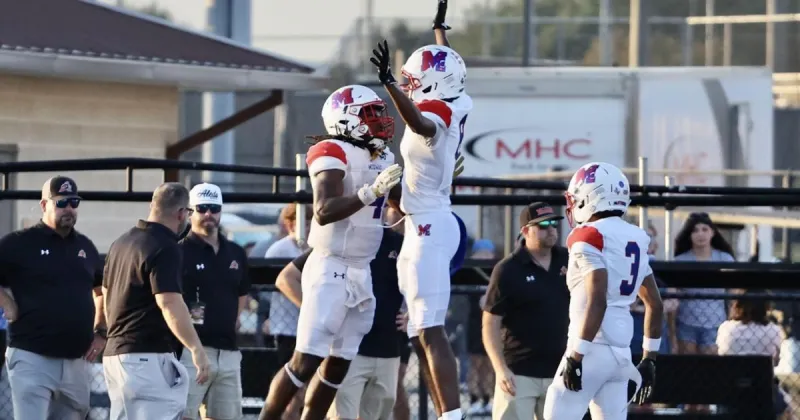 Midway silences doubters, upends Aledo, 28-21