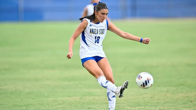 Rambelles Fall to Western Colorado 5-4 in a Back and Forth Matchup