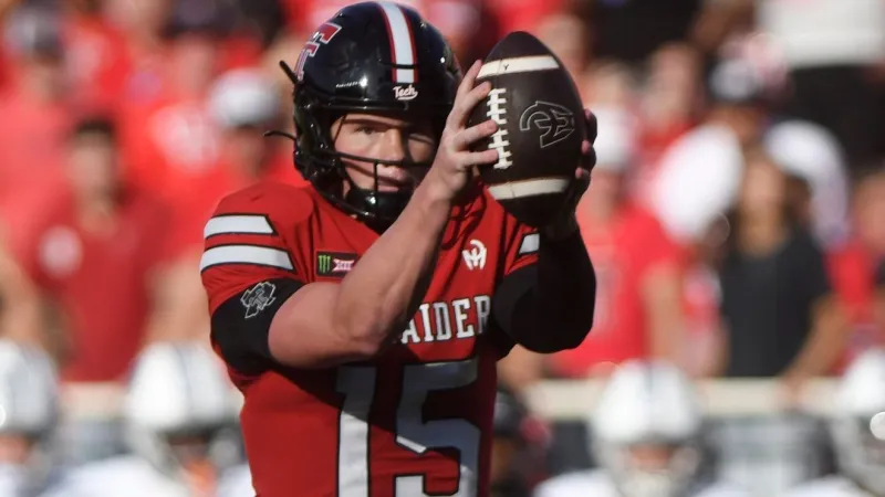 Hammond tosses TD in return from injury as No. 12 Texas Tech beats Abilene Christian 33-10