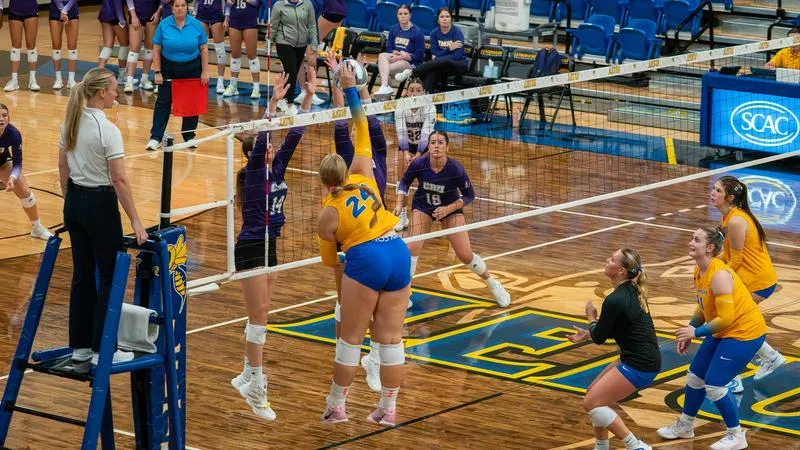 Volleyball Falls in Five-Set Thriller in Home Opener