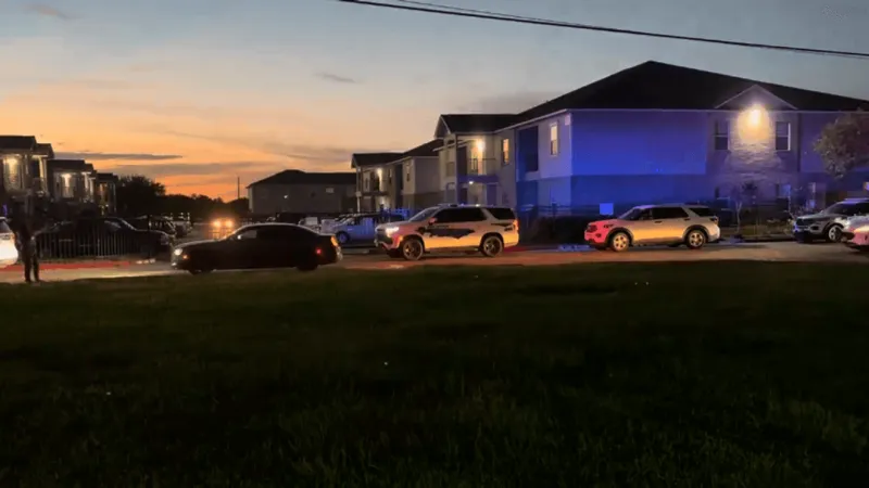 BREAKING: Gunfire rings out, PAPD fans out in search for apartment complex shooters