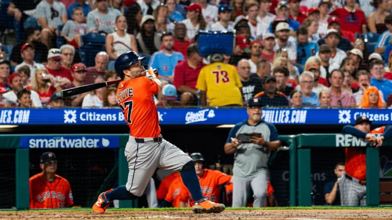 Astros' Jose Altuve doubles in 3rd vs. Phillies for 2,500th career hit