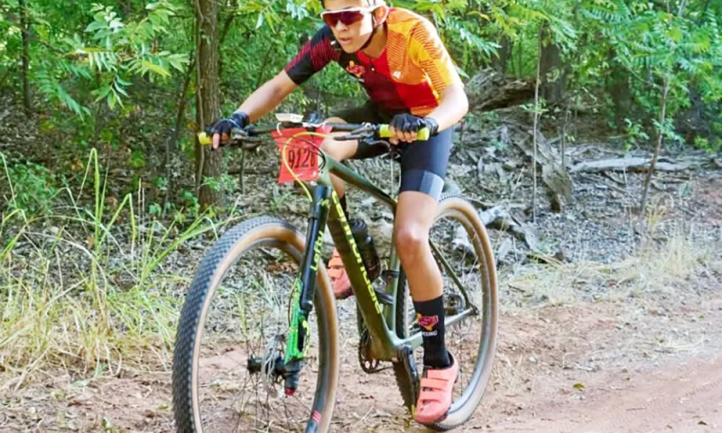 Kutie defends title