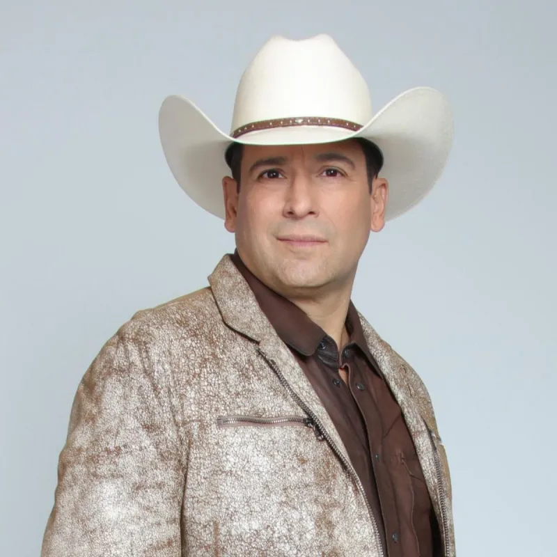Bobby Pulido Announces Final Show Of HIs Career 'La Ultima Desvel