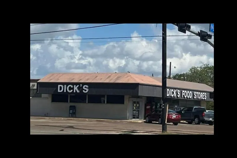THROWBACK THURSDAY: Dick's Food Store - A Victoria Tradition