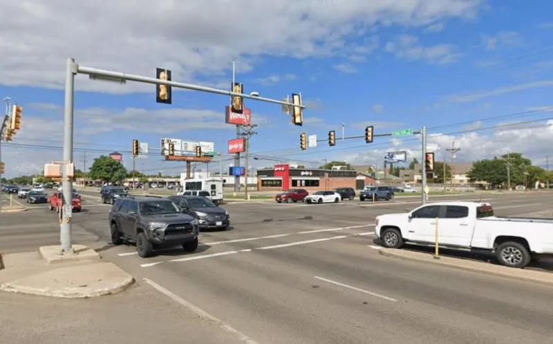 Can You Change Lanes While Going Through a Texas Intersection