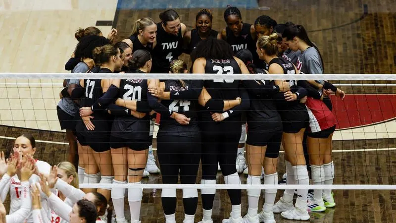 PIONEERS FALLS TO UNBEATEN UT TYLER