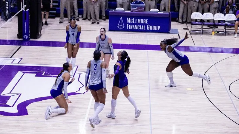 Tarleton State Volleyball captures five-set thriller over Denver