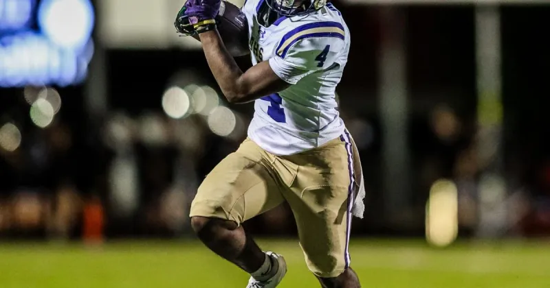 Week 3 football scores: Denton High out to first 3-0 start since 2016; Lake Dallas, Sanger win area showdowns