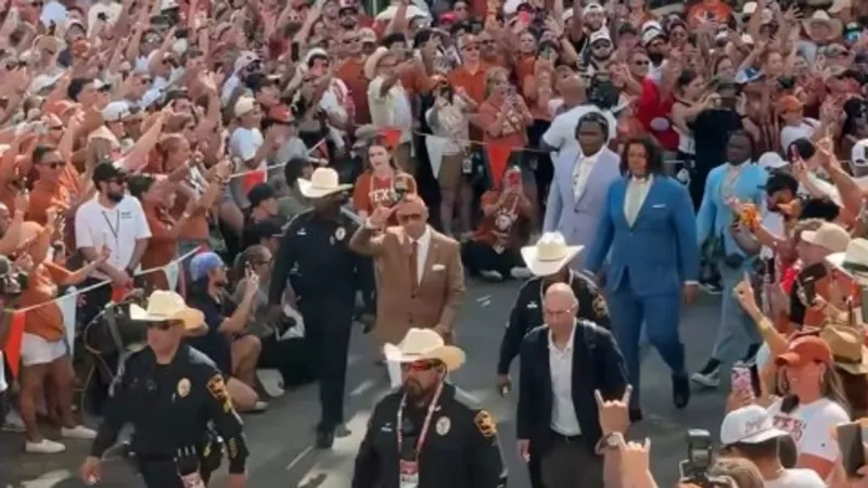 Texas flips the script on Ohio State with fourth-quarter rally