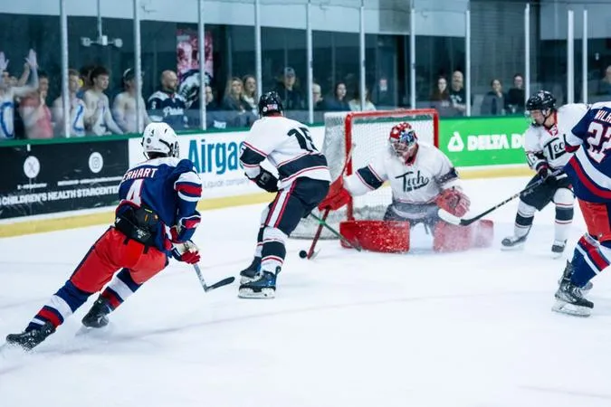 Hockey Sweeps Texas Tech to Open Ray Kizzie Era