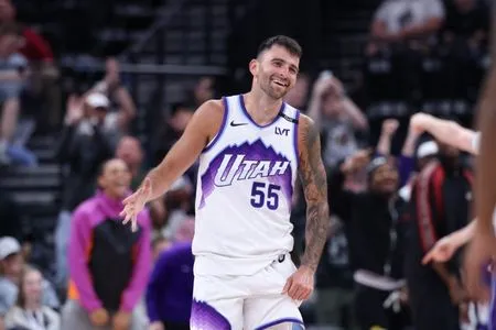Knicks sign F John Konchar to 1-year deal