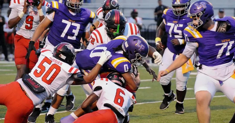 DISTRICT 9-5A DI FOOTBALL: Panthers on road at 3-0 Baytown Sterling