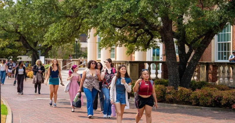 Freshmen and transfer students boost UNT, TWU enrollment this fall, while overall numbers vary