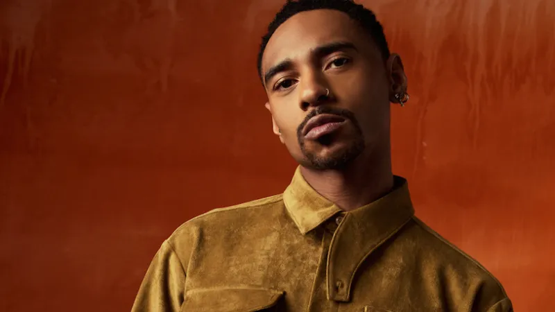 Queer Grammy-winner Durand Bernarr promotes voter registration with DJ skate experience in Arlington