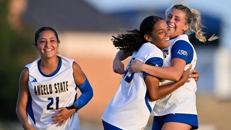Rambelles Fall to No. 4 DBU 3-1