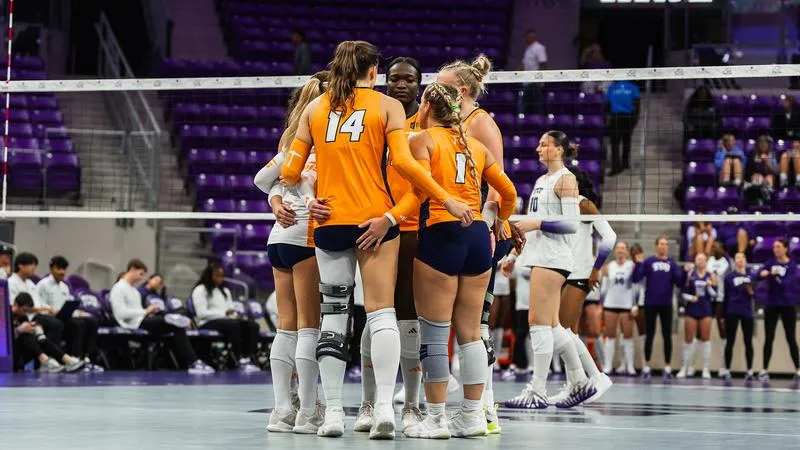 UTEP Volleyball Falls to No. 13 TCU