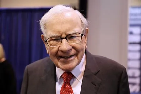 Factbox-Key executives running Berkshire Hathaway's $1 trillion empire
