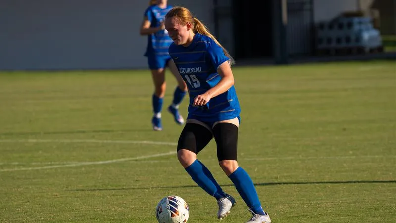 Kemball-Cook's Late Winner Pushes Women's Soccer Past Schreiner