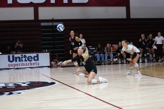War Hawks Fall to Christopher Newport at ETBU Tournament