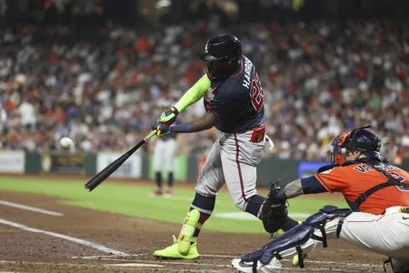 MLB roundup: Braves top Astros, wrap up postseason berth