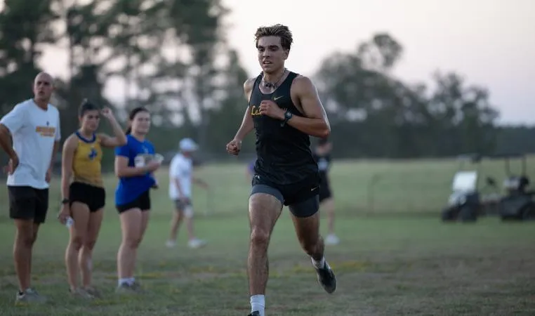 Men's Cross Country Places Second at Lois Davis Invitational
