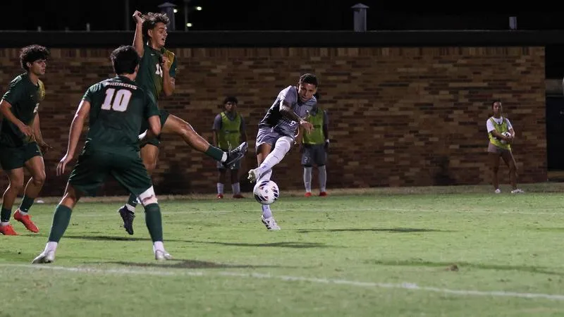 Plaxco and Ortiz both score in Mustangs' 4-1 victory over Simon Fraser