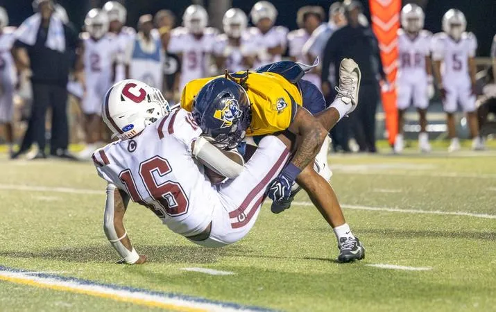 #TIGERSWIN | FB | Second Half Shutout/Offensive Surge Seals the Deal for ETBU Victory on Family Weekend