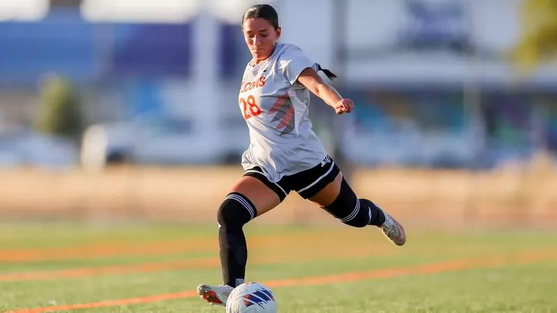 Women's soccer rallies to defeat Greyhounds