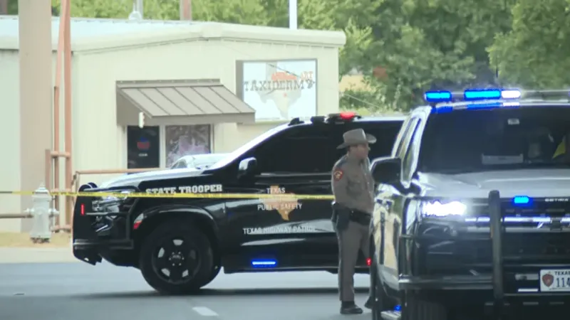 ICE Officer involved in North Austin shooting, Rep. Greg Casar says