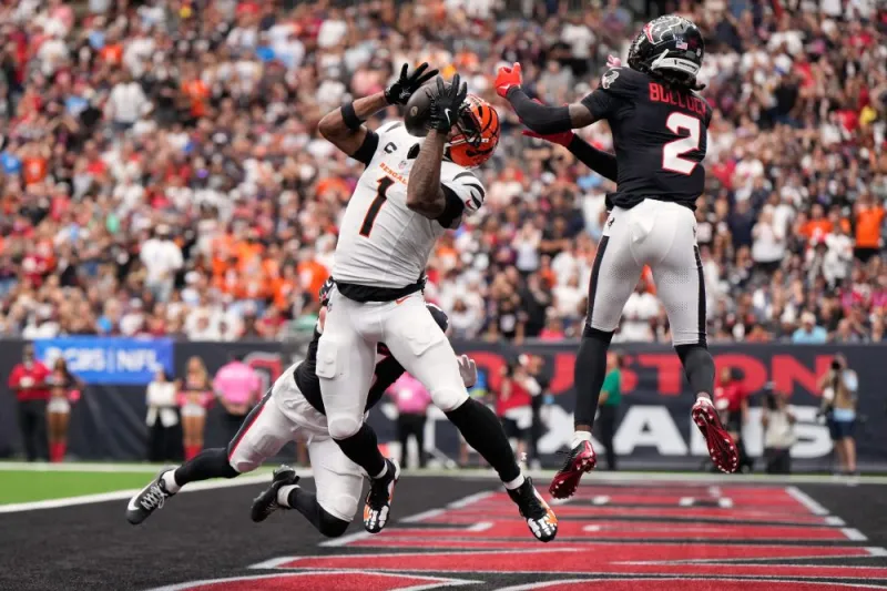 Ja'Marr Chase scores 2 TDs on passes from Joe Burrow to lead the Bengals past the Texans 20-6