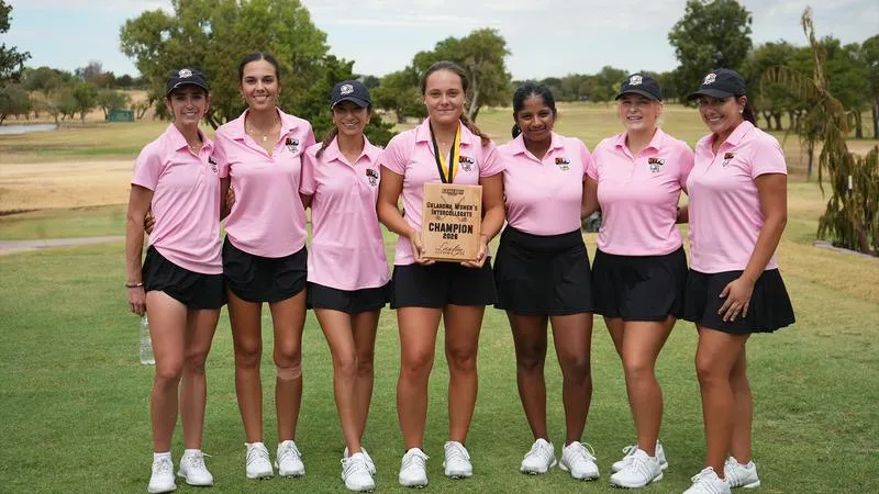 Etxeberria leads Falcons to the first tournament win in program history
