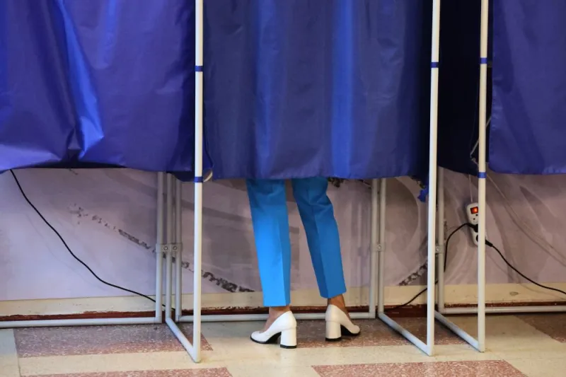 Main Kremlin party keeps control of Russia's parliament after a carefully orchestrated vote