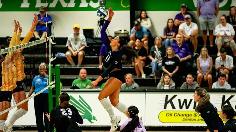 Tarleton State Volleyball's Davis named UAC Freshman of the Week