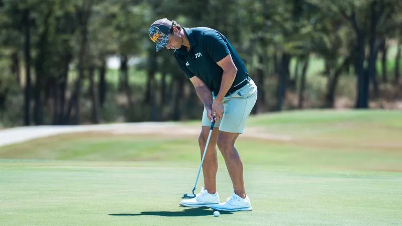 Mavericks Lead Bayou City Collegiate as Weather Suspends Second Round