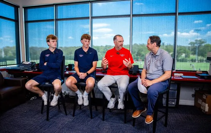 Weekly Coaches' Show: Center Circle With Brad Bankhead