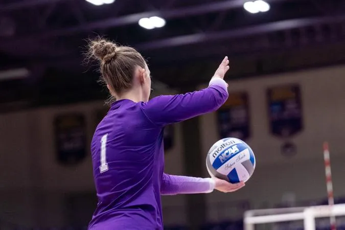 Women's Volleyball sweeps Schreiner in ASC Opener