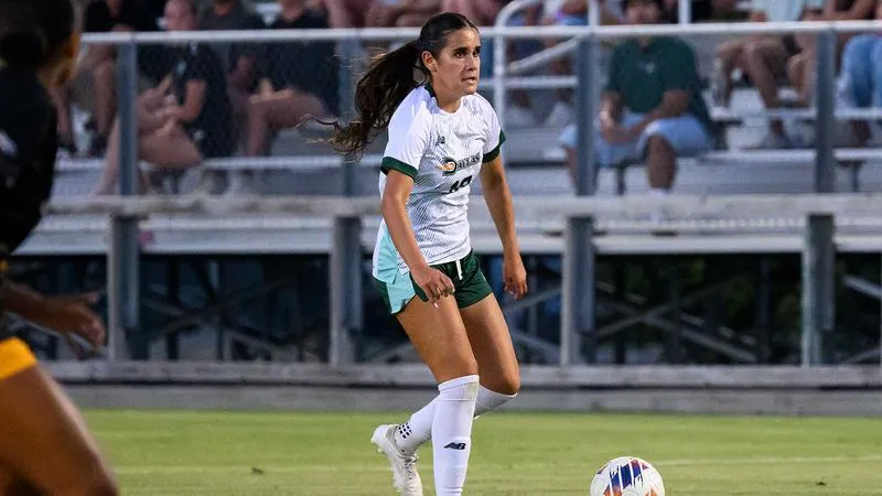 Comets Lap Greyhounds in 7-0 Victory
