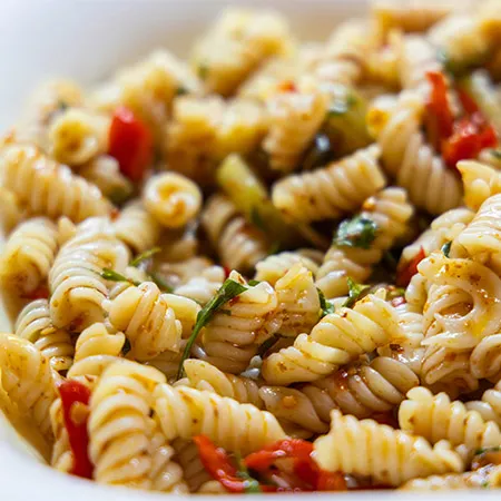Pack pasta salad in a jar for taste of summer for school lunch