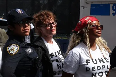 Police arrest actors, politicians protesting against Netanyahu outside UN