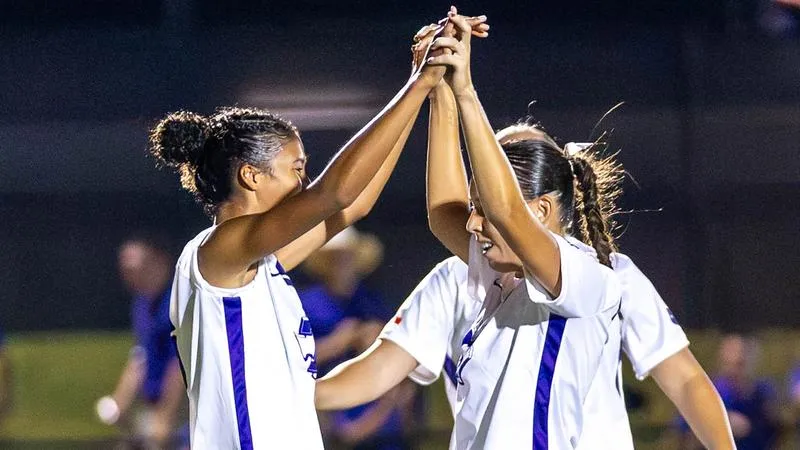 Texans win 1st conference opener in program history, take match at UCA for 3rd straight win overall