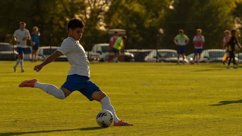 Men's Soccer Drops Tight Match at No. 12 Southwestern