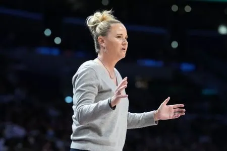 Sparks fire coach Lynne Roberts after missing playoffs