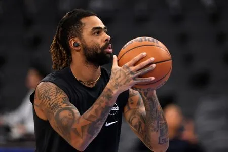 Grizzlies waive D'Angelo Russell, sign Brendan Hausen