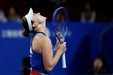 WTA roundup: Leylah Fernandez surges into Singapore semis