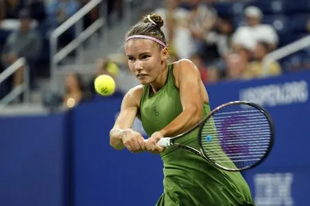 Tennis-Prozorova says physio 'pressure' led to withdrawal from Singapore Open semi-final