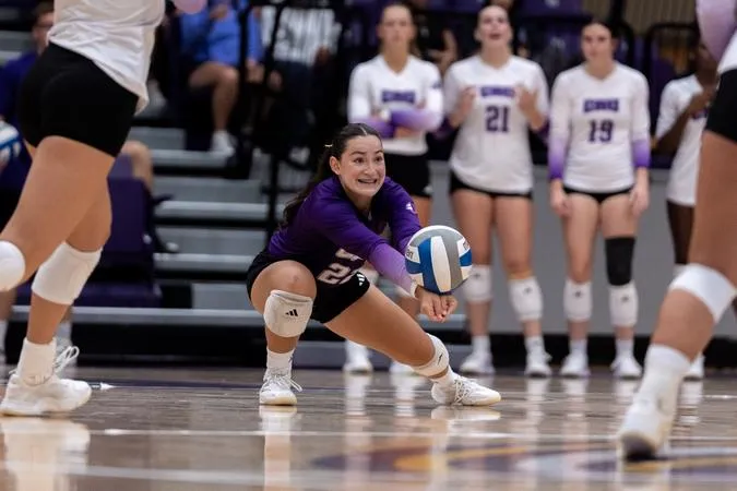 Women's Volleyball sweeps Howard Payne 3-0