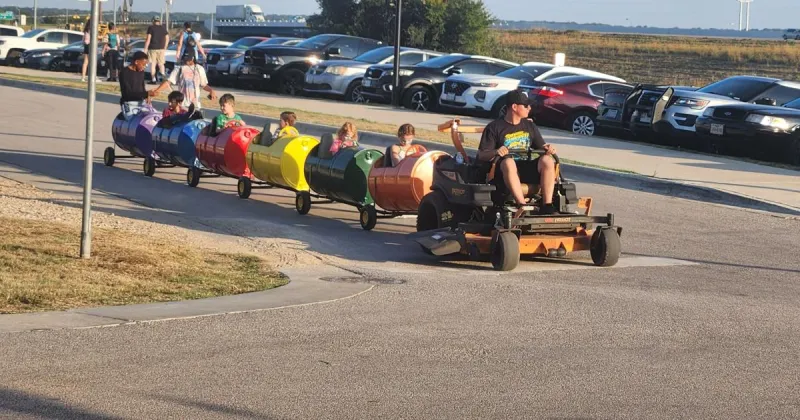 Nolanville's Trainwhistle Jamboree brings '80s flair and family fun to City Hall