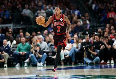 Report: Bulls trade Rob Dillingham to Hornets for Buddy Hield, cash