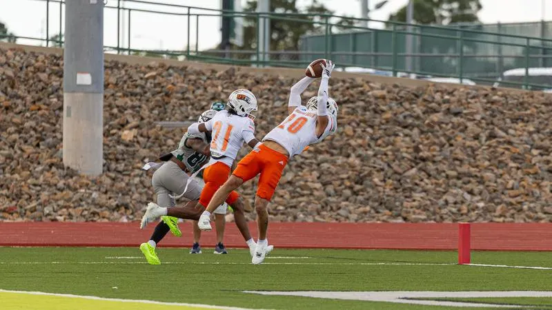 Falcons start 3-0 in the LSC